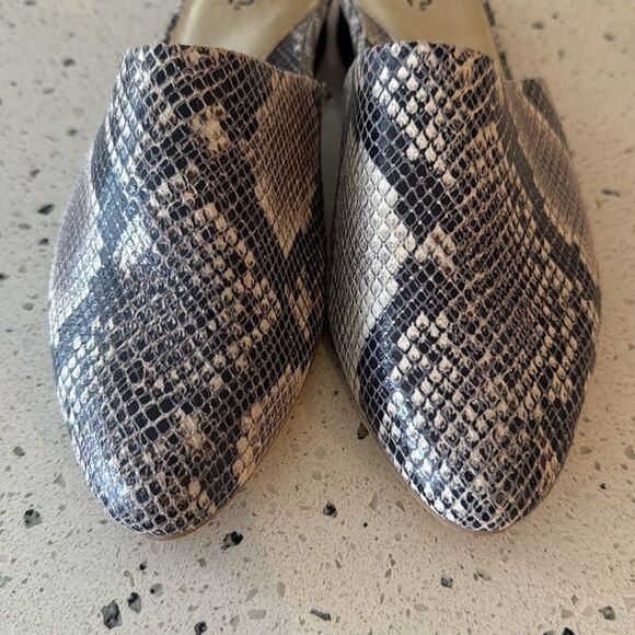 EARTH Uptown UMA Cream Gray Snake Print Leather Mules Flats Slides Size 7.5M EUC - Picture 11 of 12
